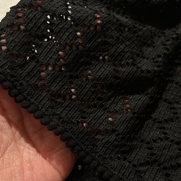 BNWOT Black Lace Coverup Shorts by Roxy .. No Size Measurements in Pics - Picture 4 of 10